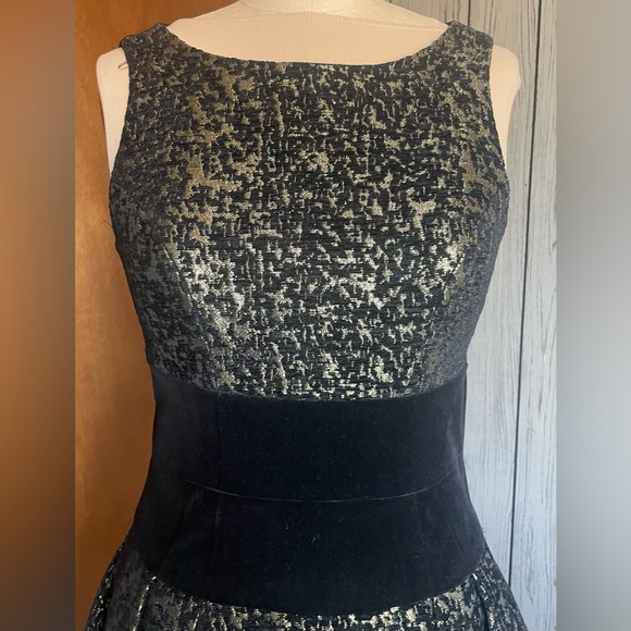 Julien Paris size 2 metallic gold black sleeveless dress - Picture 5 of 12